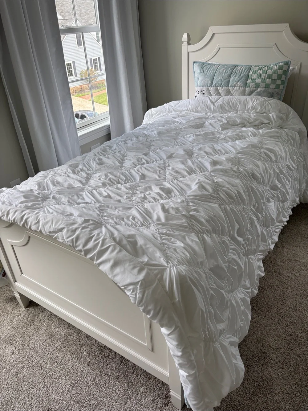 Pottery Barn Teen White Ruched Textured Comforter